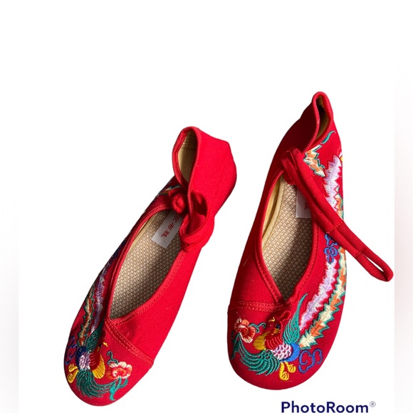 SHANGHAI CHINA BLACK EMBROIDERED SHOES RETRO ROUND TOE NWOT 1” HEEL - Picture 2 of 6